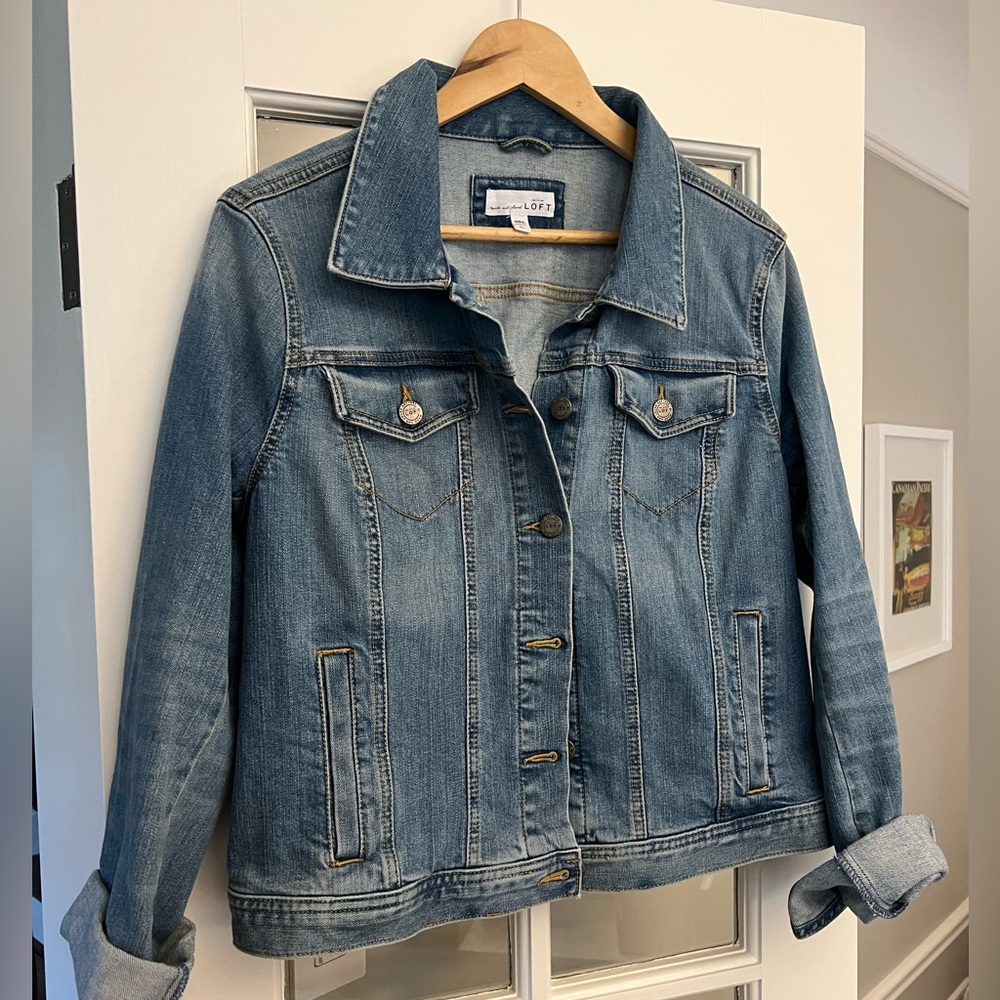 Loft Light Wash Cropped Denim Jean Jacket, size L womens